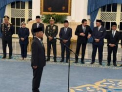 Prabowo Lantik Suahasil Nazara sebagai Menteri Keuangan, Gantikan Purbaya Yudhi Sadewa
