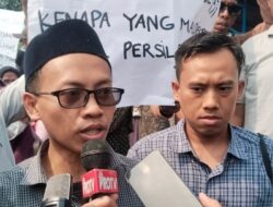 Ratusan Massa Geruduk PN Kraksaan, Desak Eksekusi Tanah Persil 9 Dihentikan