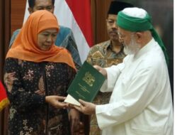 UINSA Buka Magister Kajian Turats, Khofifah Soroti Kekayaan Ilmu Ulama Nusantara