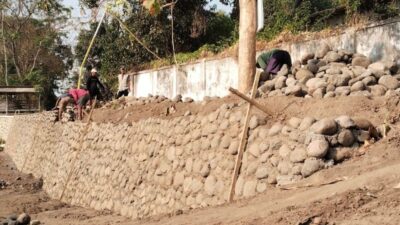 Pembangunan TPT Rp 150 Juta di Desa Patemon Disorot, Warga Pertanyakan Kualitas Material