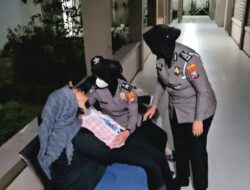 Di Tengah Duka Karhutla Bromo, Kapolres Probolinggo Datang Menguatkan Keluarga Korban