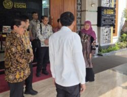 Khofifah-Emil Temui Kementerian ESDM, Pasokan BBM Jatim Ditargetkan Normal dalam Dua Hari