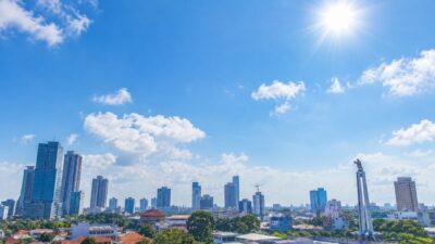 Panas Terik Menyelimuti Jatim, Ini Peringatan Cuaca untuk Warga